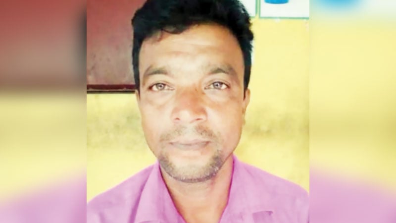 বাড়ি ফেরার পথে ইউপি সদস্যকে কুপিয়ে হত্যা