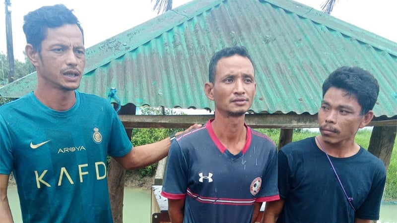 বাংলাদেশে অনুপ্রবেশের সময় মিয়ানমারের সেনাসদস্যসহ তিনজন আটক