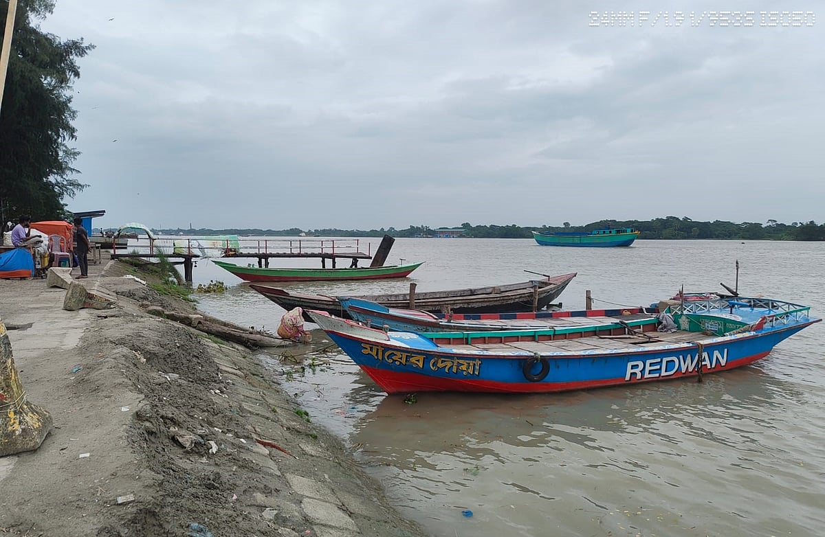 বরিশালে ঘুরতে গিয়ে চাঁদাবাজি দেখলেন বিচারক, পুলিশকে মামলার নির্দেশ