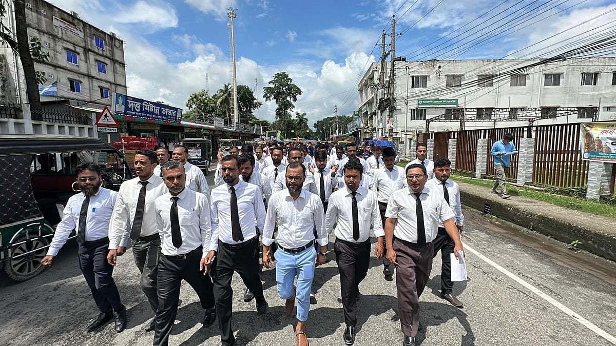 গোপালগঞ্জে এজলাসে শিক্ষানবিশ আইনজীবী আহত হওয়ার ঘটনায় বিচারককে প্রত্যাহার