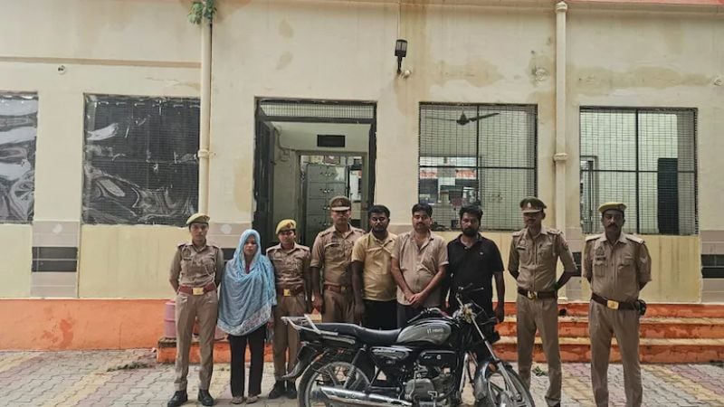 ঘুমের ওষুধ খাইয়ে শরীরে বিষধর সাপ ছেড়ে স্বামীকে হত্যার অভিযোগ