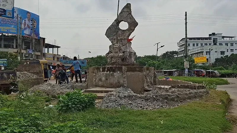 হামিদুর রহমানের ভাস্কর্য অপসারণে উদীচীর নিন্দা