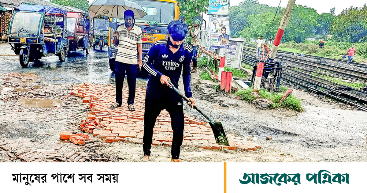 ঈশ্বরদী-বানেশ্বর সড়ক: ৪৭৫ কোটি টাকায় সংস্কার, দুই বছরেই গর্ত, খানাখন্দ