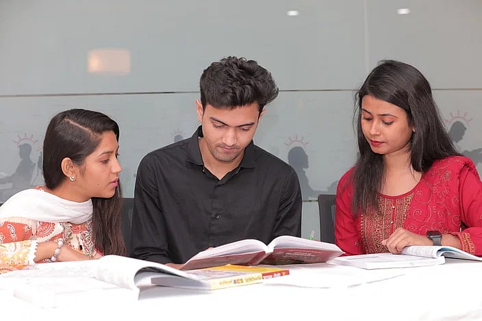 ইস্টার্ন ব্যাংক নেবে ট্রেইনি রিলেশনশিপ অফিসার, বেতন ৩১ হাজার টাকা