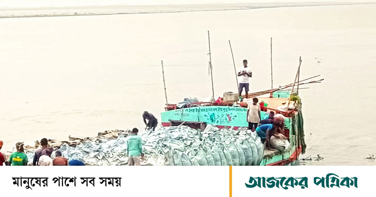 কুষ্টিয়ার দৌলতপুর: তিন নদীতে পানি বাড়ছে
পদ্মাপাড়ে ভাঙন