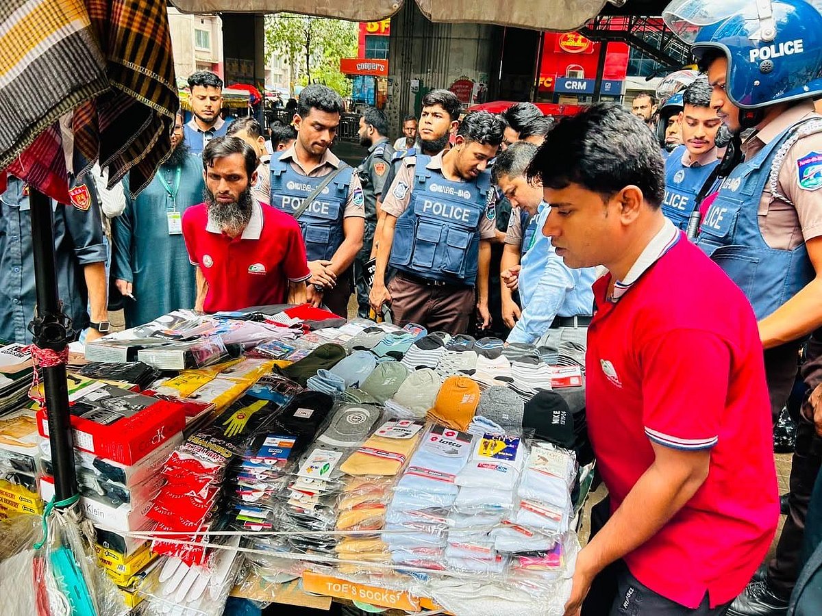 মিরপুরের দুই মেট্রোস্টেশনে উচ্ছেদ অভিযান, গাঁজাসহ আটক ১