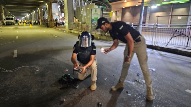 মতিঝিল মেট্রোরেল স্টেশন এলাকায় বোমা উদ্ধার, আতঙ্ক