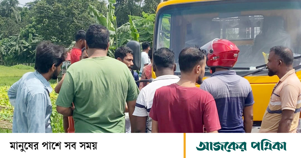 পরীক্ষা শেষে মোটরসাইকেলে বাড়ি ফিরছিল দুই বন্ধু, সড়কে ঝরল প্রাণ