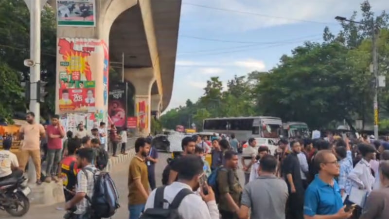 শিক্ষামন্ত্রীর পদত্যাগে সময় বেঁধে দিয়ে শাহবাগ ছাড়লেন শিক্ষার্থীরা
